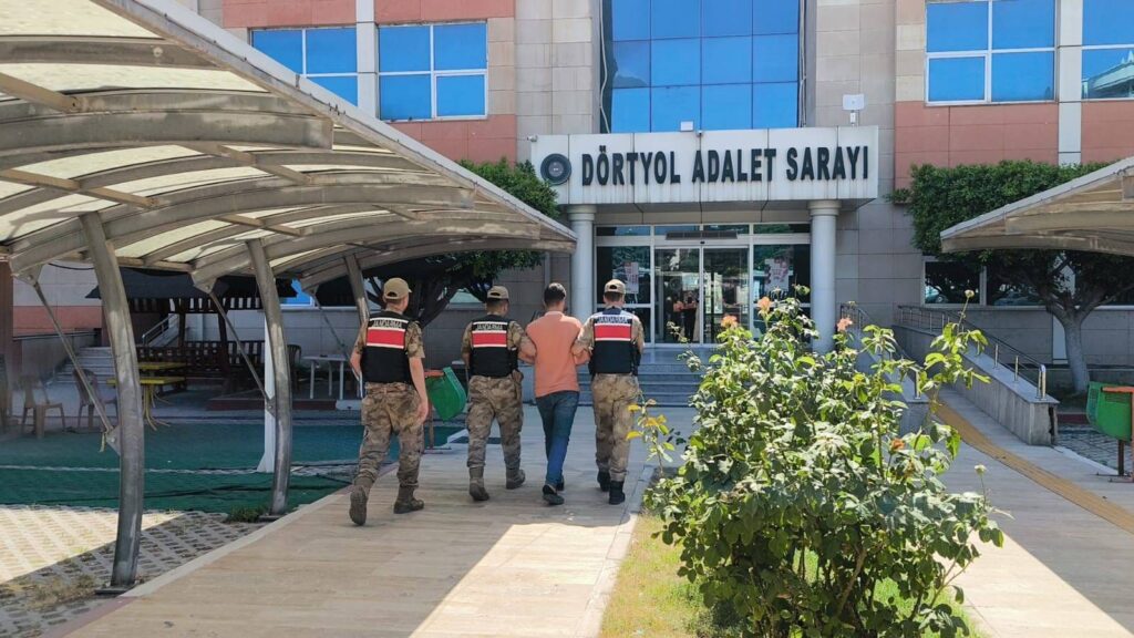DÖRTYOL’DAKİ ORMAN YANGINIYLA İLGİLİ GÖZALTINA ALINAN ŞÜPHELİ TUTUKLANDI