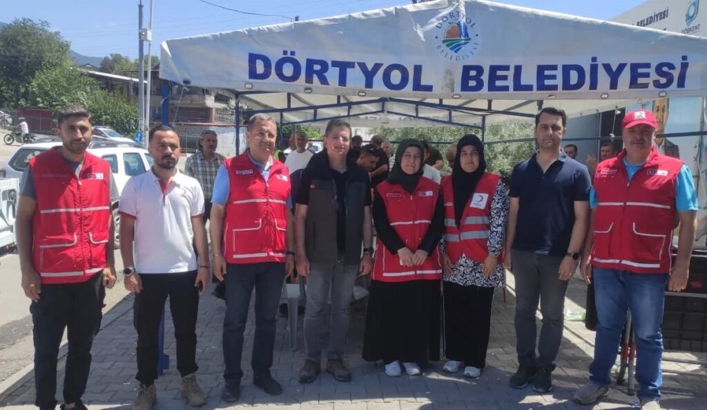 KIZILAY’DAN YANGIN BÖLGESİNE CANDAN DESTEK