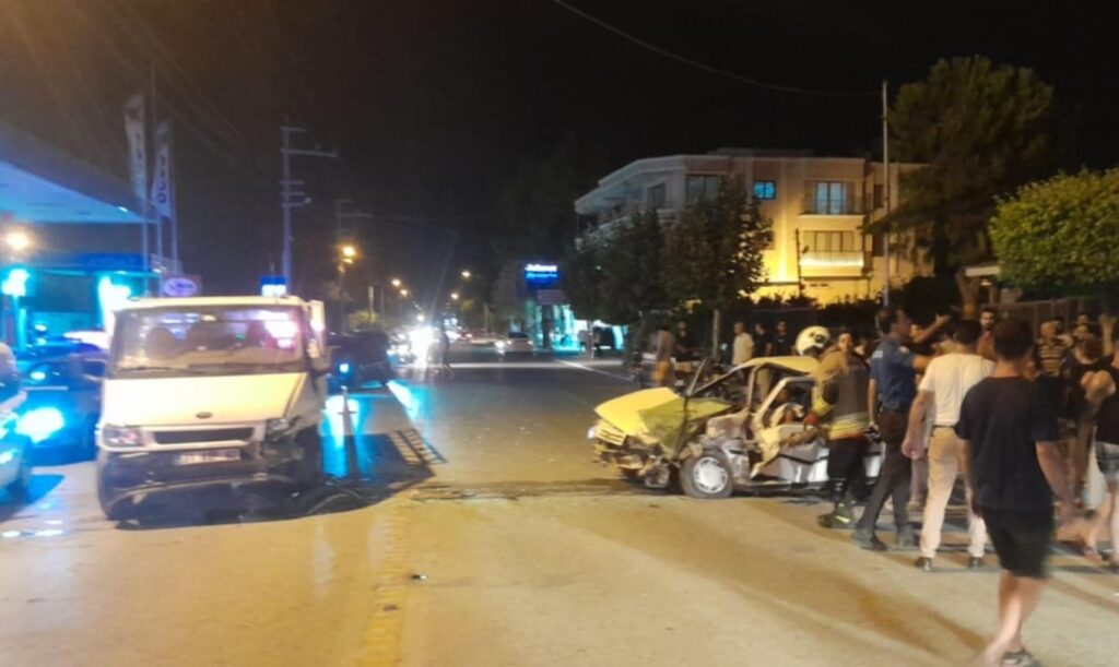 PİKAPLA ÇARPIŞAN OTOMOBİLİN SÜRÜCÜSÜ YARALANDI