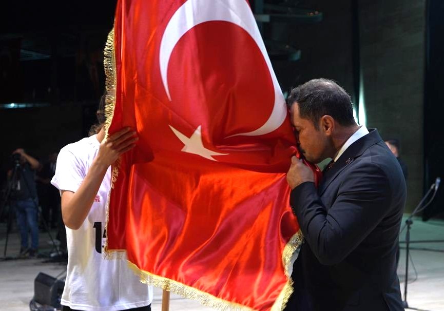 MASATLI: 15 TEMMUZ MİLLETİN NAMUSUDUR