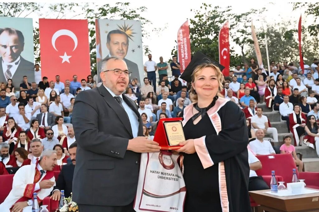 YONCA ÖĞÜT AZİM HİKAYESİYLE TAKDİR TOPLADI