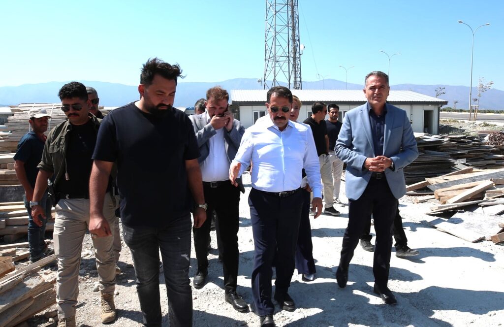 EMNİYET HİZMET BİNASI YÜKSELİYOR