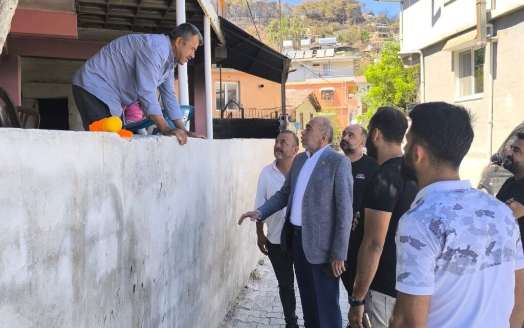 HATAY SEVDALISI VEKİL HATAYLILARI DİNLEDİ