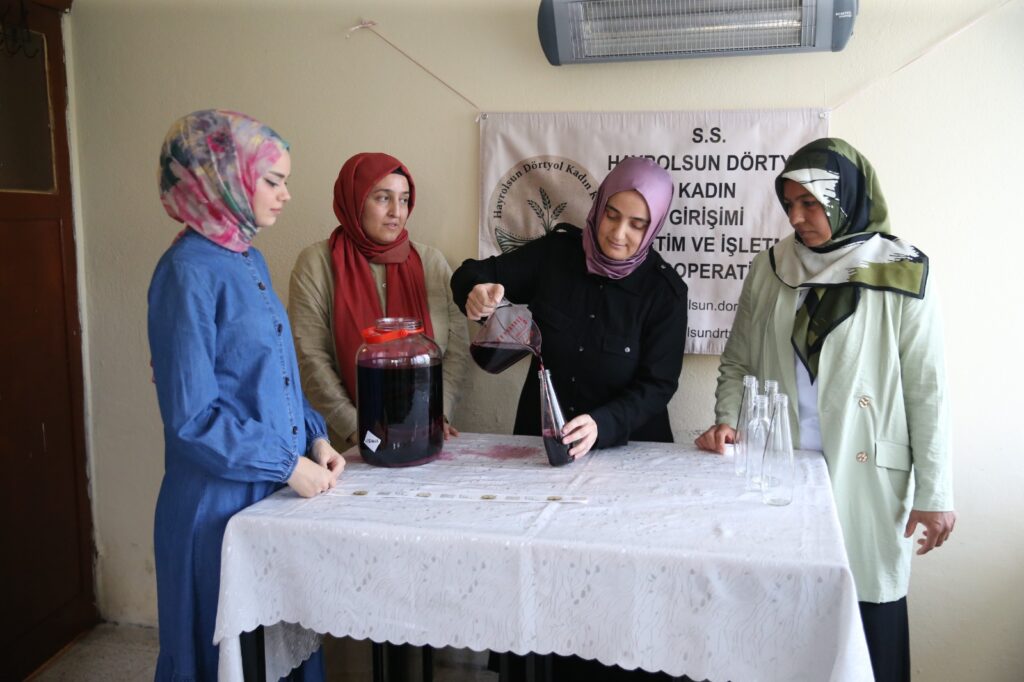 KADIN KOOPERATİFİ DÖRTYOL’DA SİRKE ÜRETİYOR