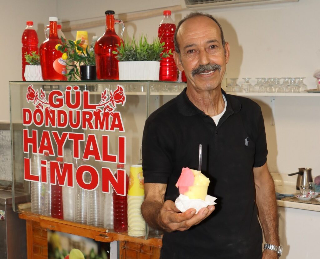 HANÇER USTA, YENİ ÇARŞI’DA LEZZET SUNUMUNA DEVAM EDİYOR