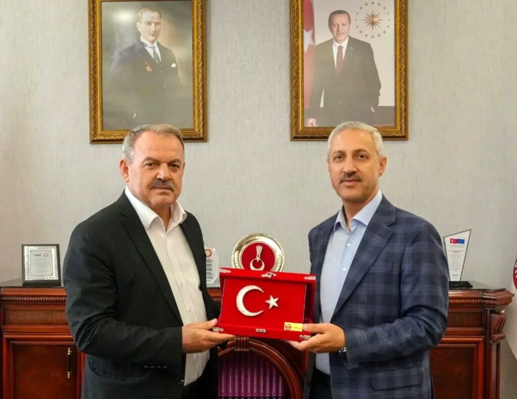 MEMUR-SEN’DEN MKÜ REKTÖRÜ EREN’E ZİYARET
