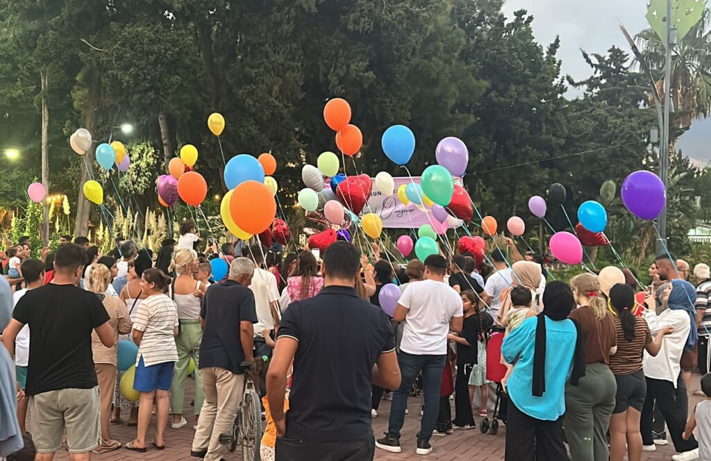 5 YAŞINDAKİ YAĞMUR İÇİN GÖKYÜZÜNE BALONLAR BIRAKILDI