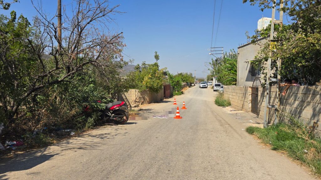 DEVRİLEN MOTOSİKLETTEKİ 1 KİŞİ ÖLDÜ, 1 KİŞİ YARALANDI