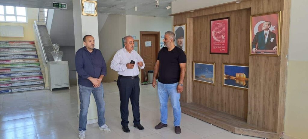 MÜDÜR KEMAL GÜLİSTAN OKUL ZİYARETLERİNDE BULUNDU