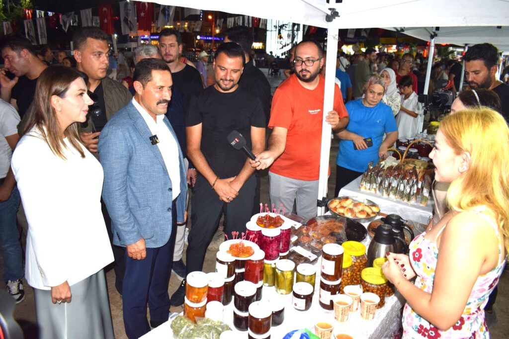KADIN EL EMEĞİ PAZARI ARSUZ’DA AÇILDI