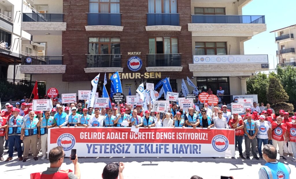 BAYRAKDAR: MEMURLARA ADİL ÜCRET İSTİYORUZ