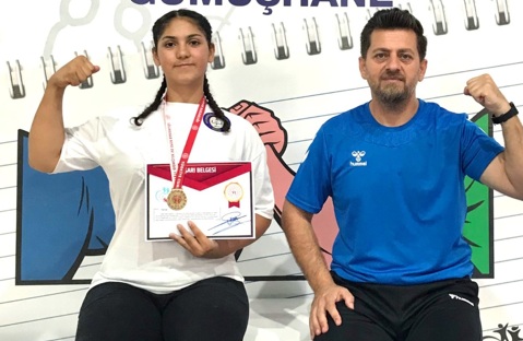 BİLEK GÜCÜYLE HAYATA YENİDEN TUTUNDU