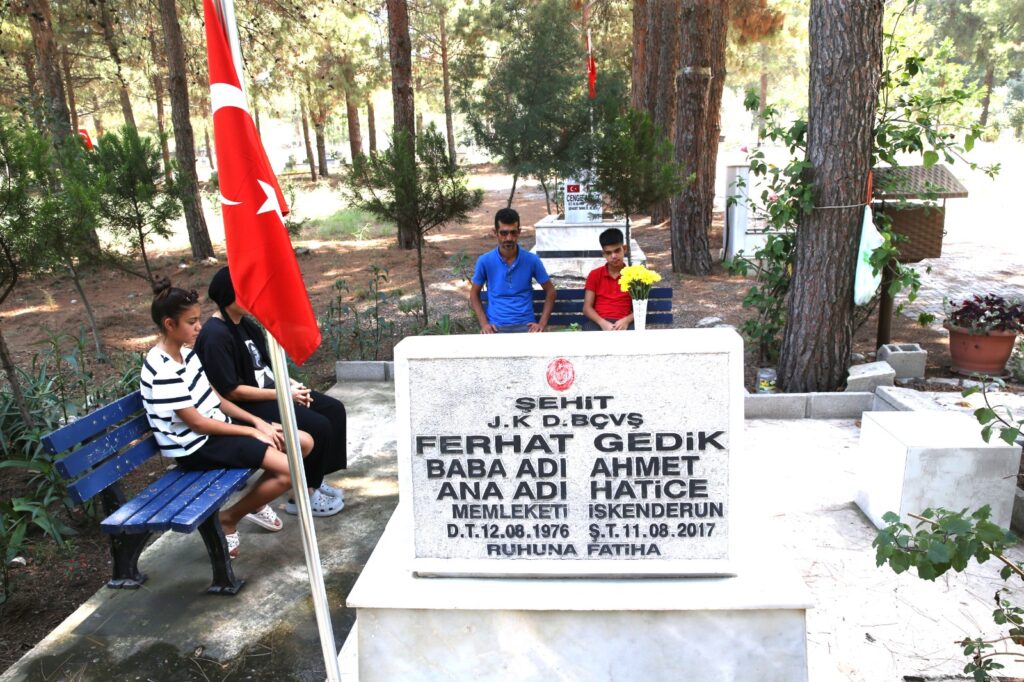 EREN BÜLBÜL İLE ŞEHİT OLAN FERHAT GEDİK’İN KARDEŞİ, AĞABEYİNİ ÇALIŞKANLIĞIYLA HATIRLIYOR