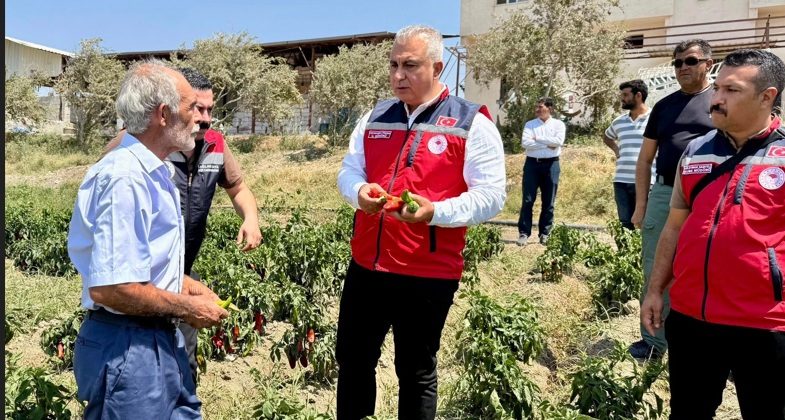 TÜRKMEN BİBER ÜRETİCİLERİNİ ZİYARET ETTİ