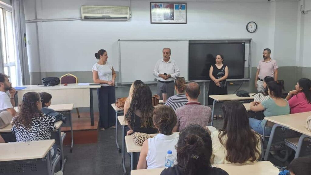 DEFNE’DE İLK DERS MÜDÜR GÜLİSTAN’DAN