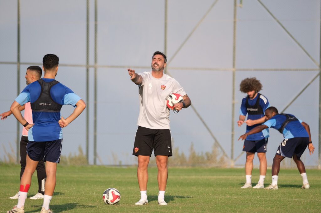 HATAYSPOR TEKNİK DİREKTÖRÜ HUGO ALMEİDA HEDEFLERİNİ ANLATTI