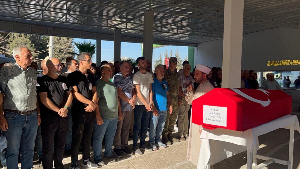 HAYATINI KAYBEDEN EMEKLİ ASTSUBAYIN CENAZESİ TOPRAĞA VERİLDİ
