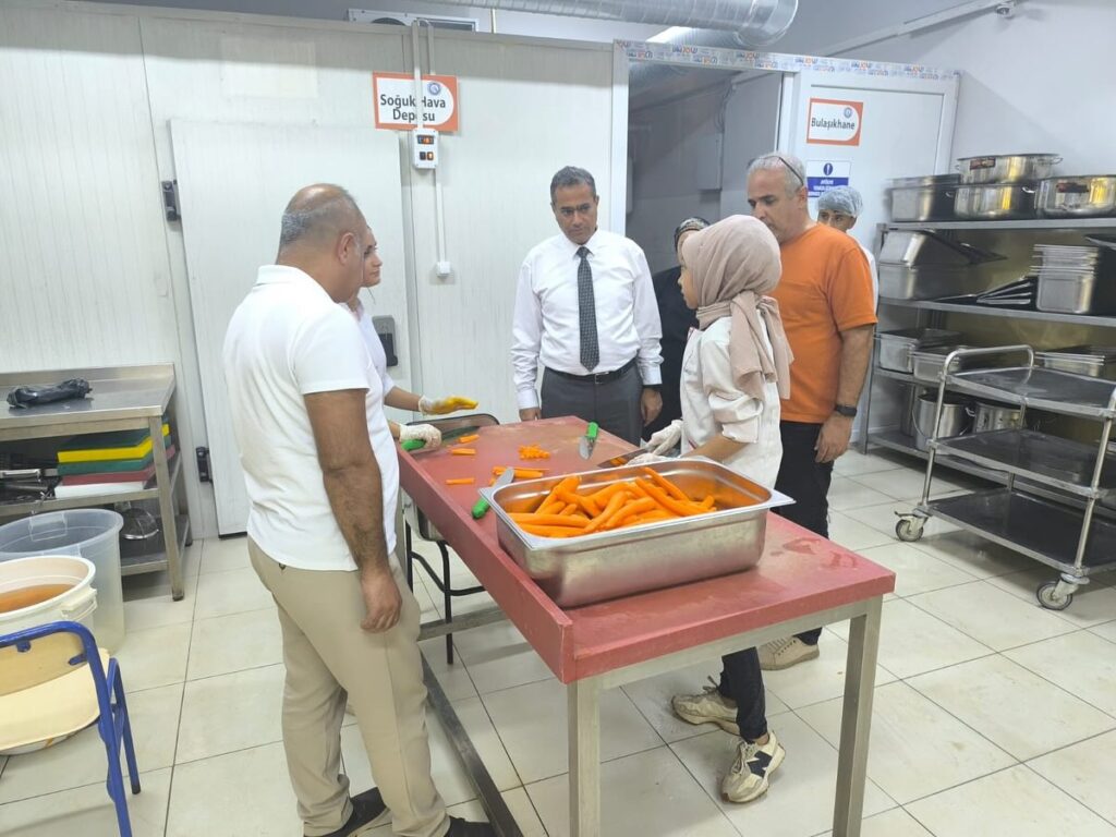 TECİMEN OKUL YEMEKHANELERİNİ DENETLEDİ