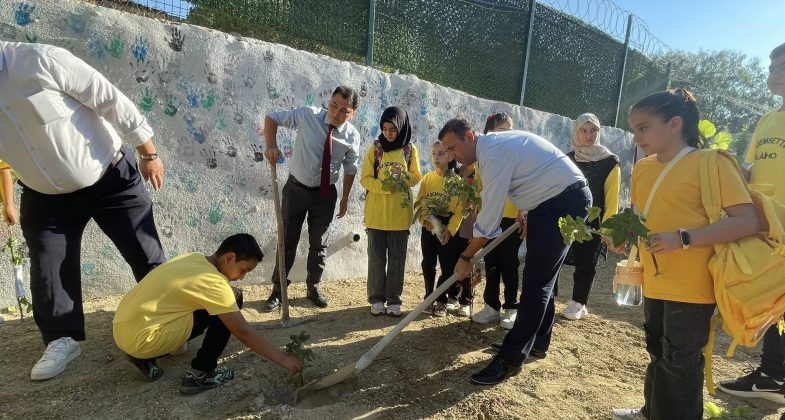 ALTINÖZÜ’NDE ÖĞRENCİLER GELECEĞE NEFES OLDU