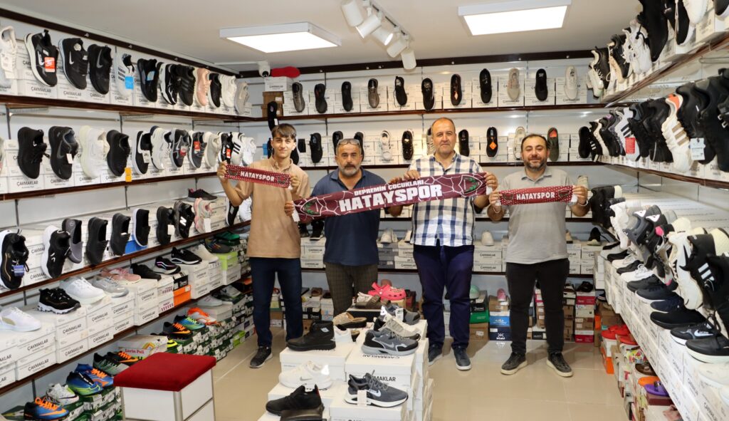 KOMANDO MEHMET’TEN YENİ KONSEPT: 200 TL’DEN BAŞLAYAN AYAKKABILAR
