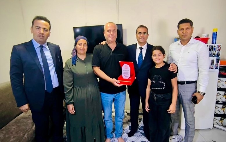 TECİMEN’DEN ANLAMLI GAZİLER GÜNÜ ZİYARETİ