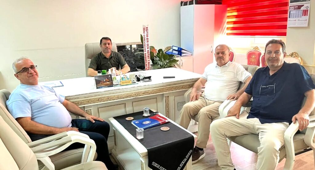 BAYRAKDAR OKUL ZİYARETLERİNİ SÜRDÜRDÜ