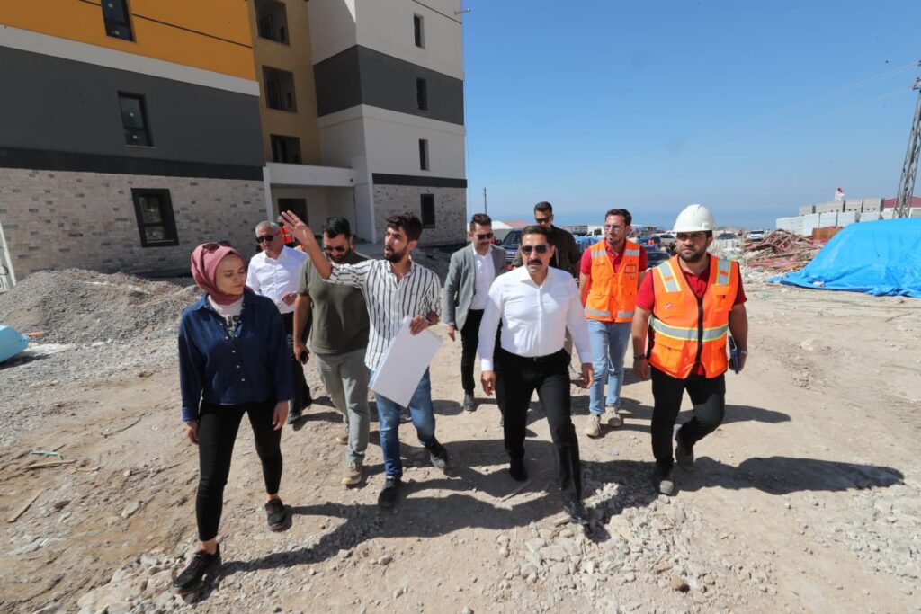 AFET KONUTLARI VE TİCARET MERKEZLERİNİN YAPIMI SÜRÜYOR