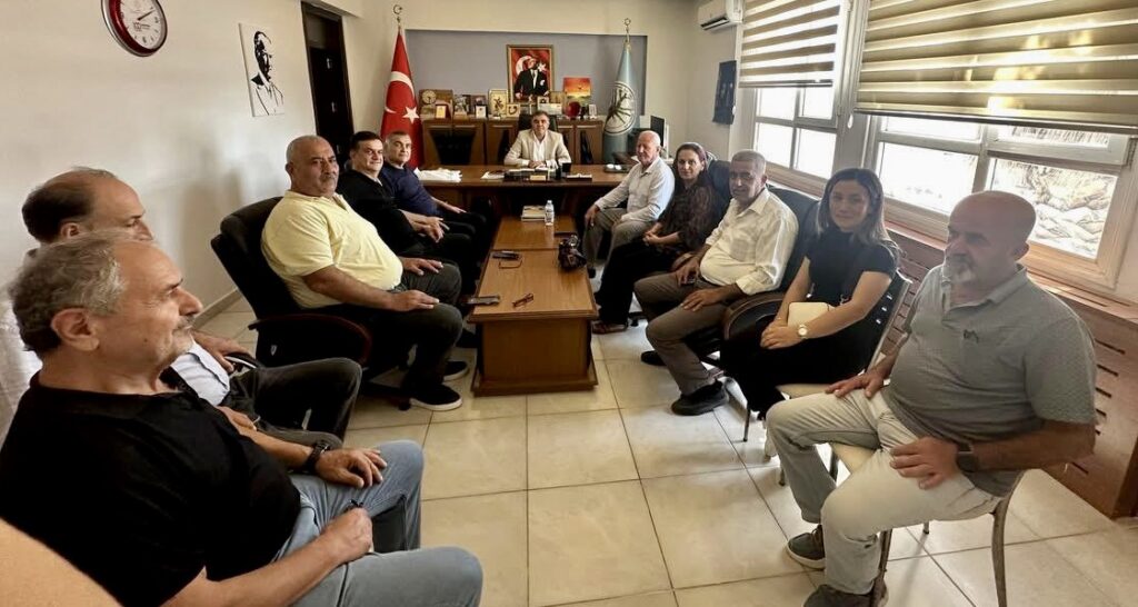 AK PARTİ SAMANDAĞ’DAN İLÇE MÜDÜRÜ YAŞAR’A ZİYARET