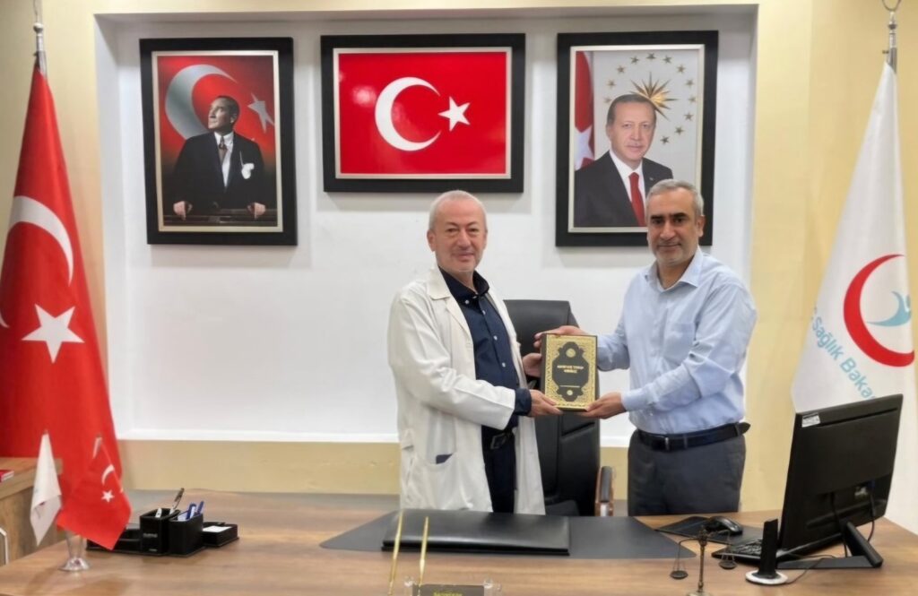 KARACAN’DA DR. GÜNAL’A ANLAMLI HEDİYE