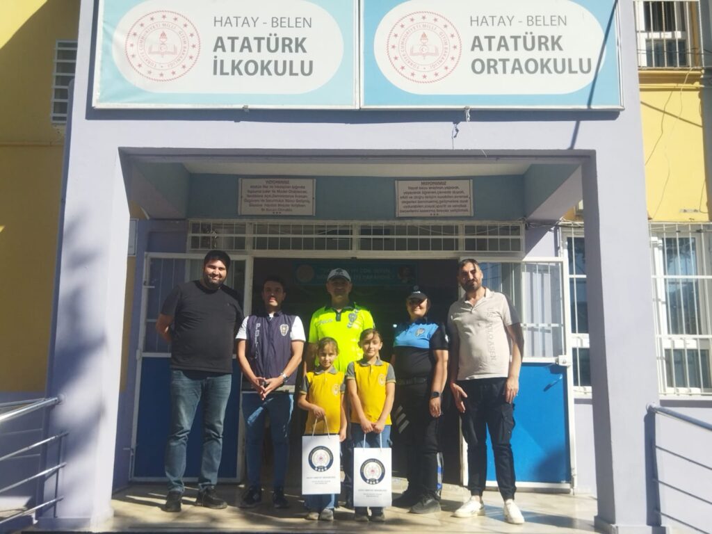 İKİ KIZ KARDEŞ BULDUKLARI PARAYI POLİSE TESLİM ETTİ