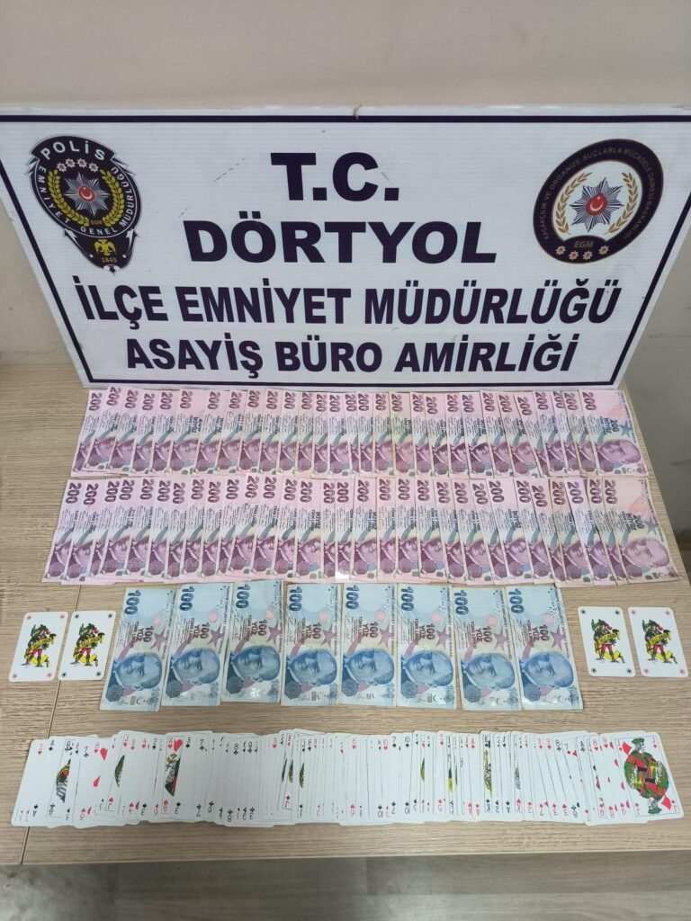 DÖRTYOL’DA KUMAR OYNAYAN 4 KİŞİYE 36 BİN 988 LİRA CEZA KESİLDİ