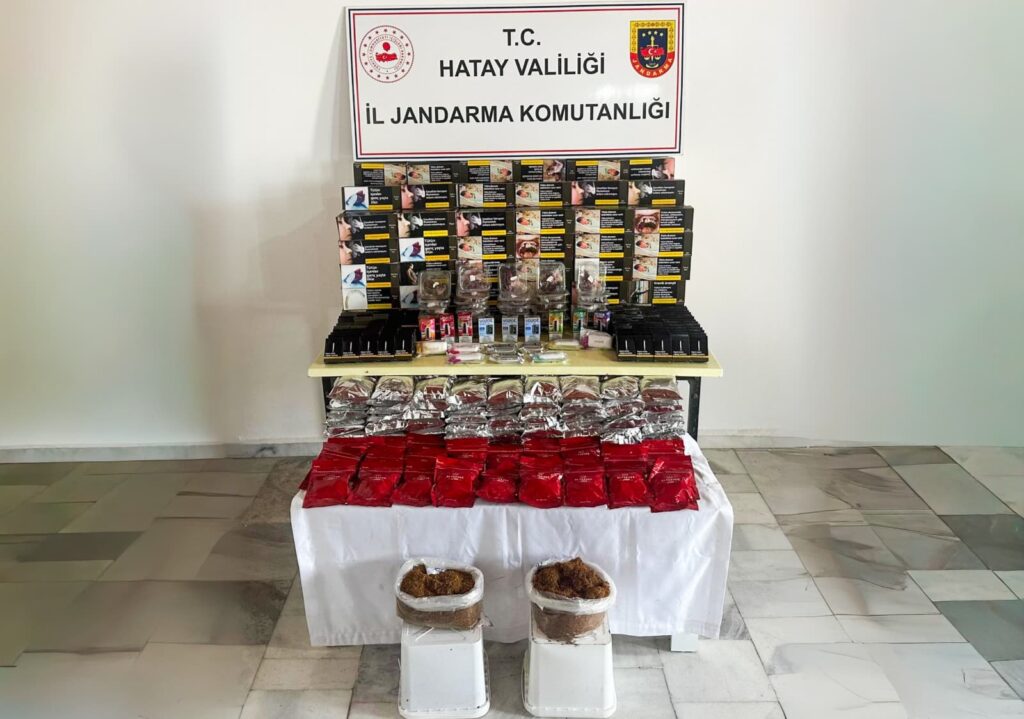 OKUL ÇEVRESİNDE KAÇAK SİGARA SATAN ŞÜPHELİ YAKALANDI