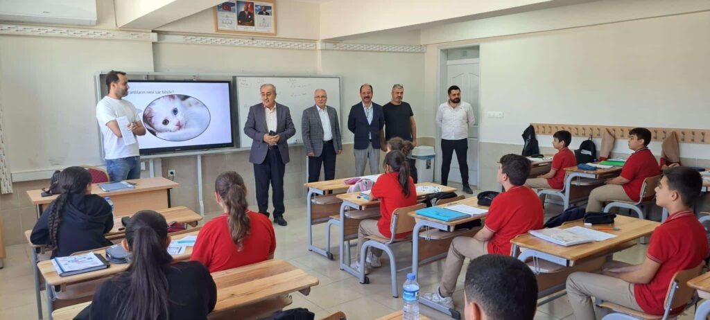 MÜDÜR GÜLİSTAN OKULDA İNCELEMELERDE BULUNDU