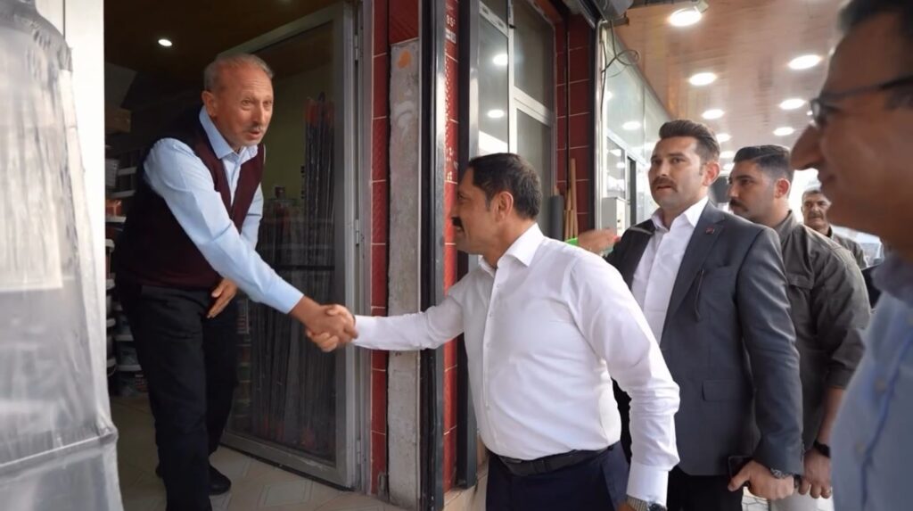 ESNAF DOSTU VALİ KIRIKHAN’DA ESNAFI DİNLEDİ