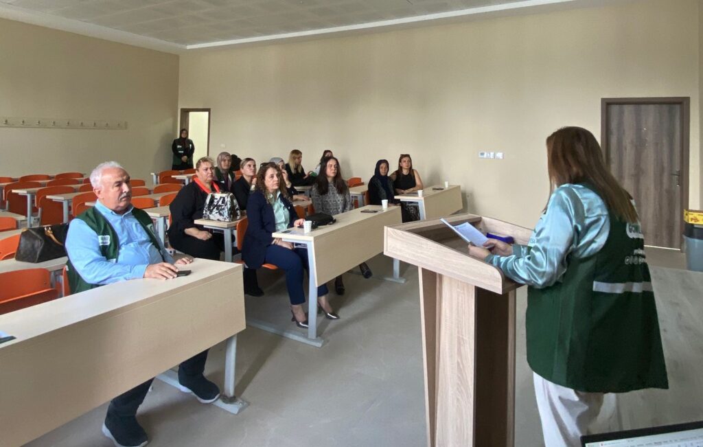 KADIN MUHTARLARA BAĞIMLILIKLA MÜCADELE EĞİTİMİ VERDİ