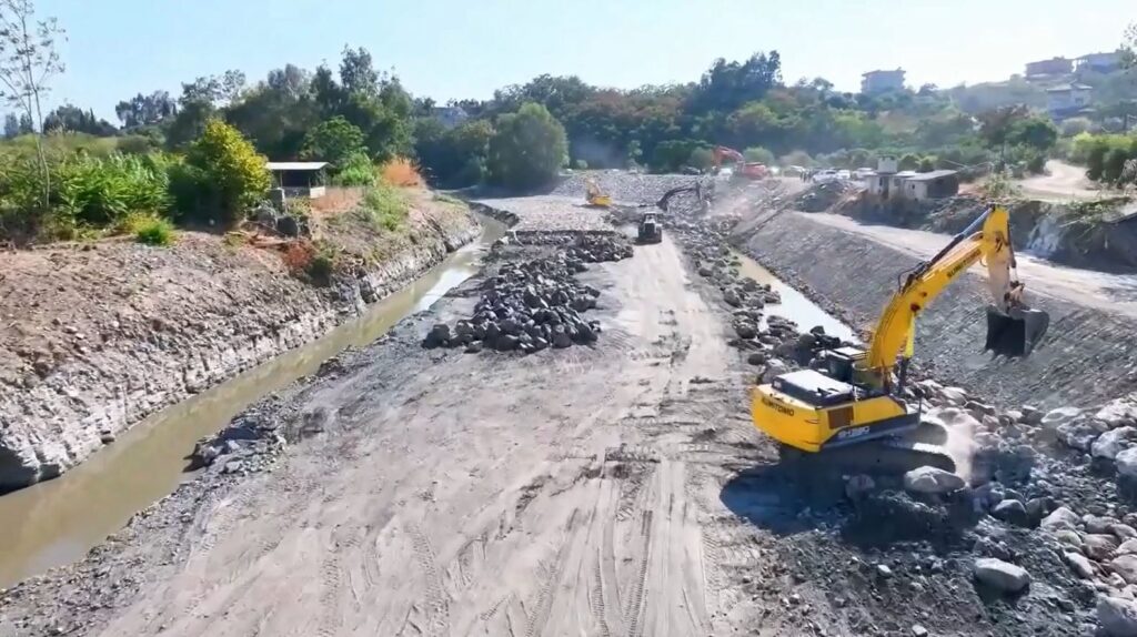 ASİ NEHRİ’NDE ÇALIŞMALAR SÜRÜYOR
