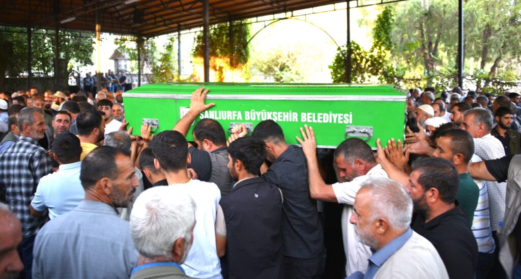3 KİŞİNİN ÖLDÜĞÜ KAZADA YARALANAN SÜRÜCÜ HASTANEDE HAYATINI KAYBETTİ