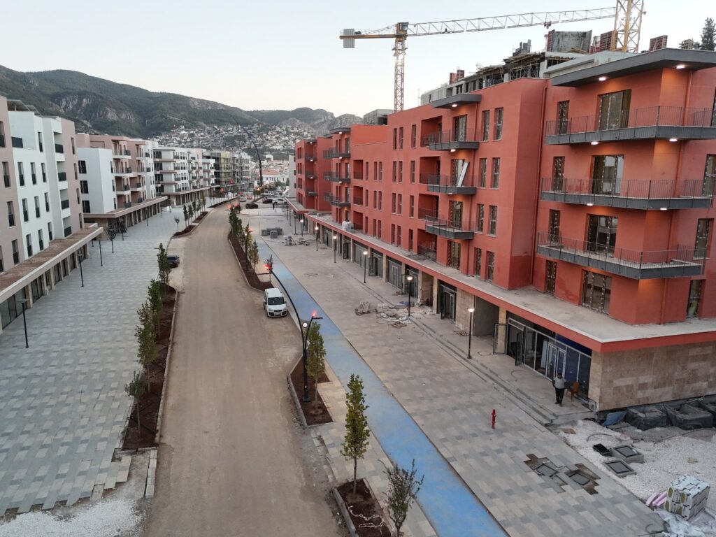 ANTAKYA ATATÜRK CADDESİ BAŞTAN SONA YENİLENİYOR