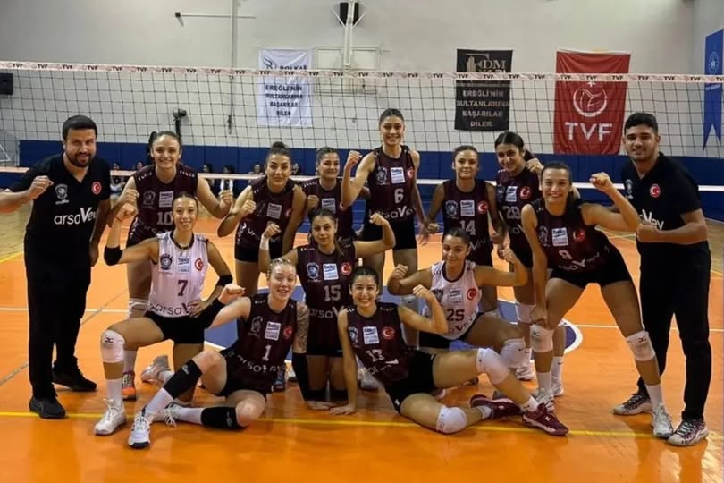 HATAY VOLEYBOL TAKIMI 2’DE 2 YAPTI