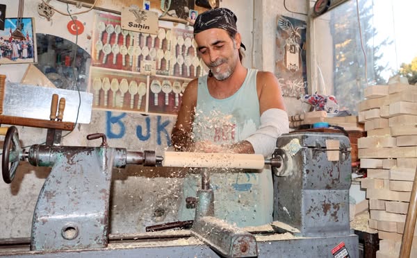 AHŞAP AYAK MASAJ VE REFLEKSOLOJİ SİLİNDİRİYLE DOĞAL RAHATLAMA