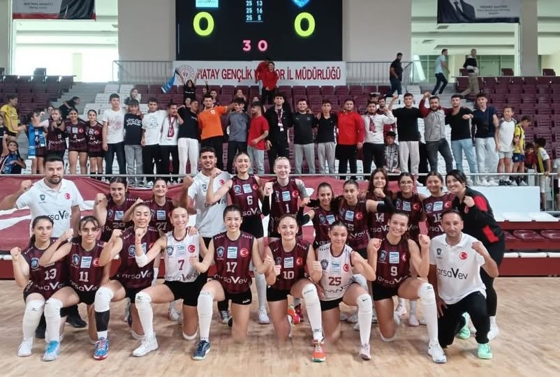 HATAY’IN SULTANLARI DOLU DİZGİN: 4 MAÇ 4 GALİBİYET!