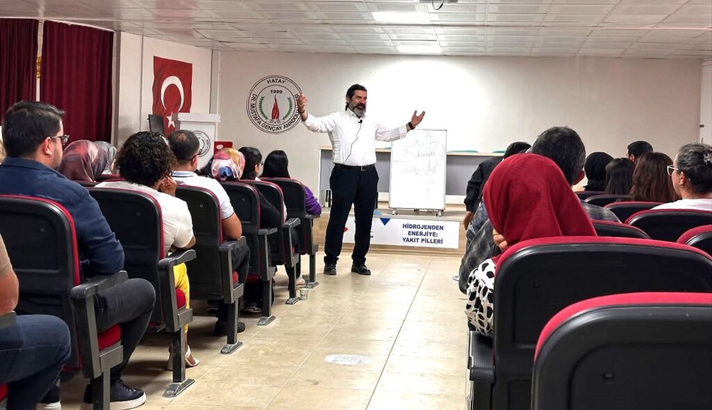 ANTAKYA’DA ANNE-BABA OKULU SEMİNERİ DÜZENLENDİ