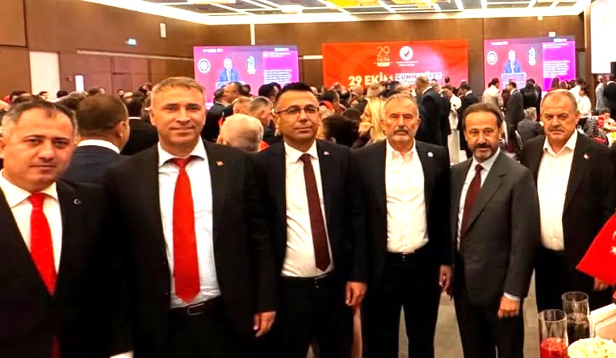 BAYRAKDAR RESEPSİYONA KATILDI