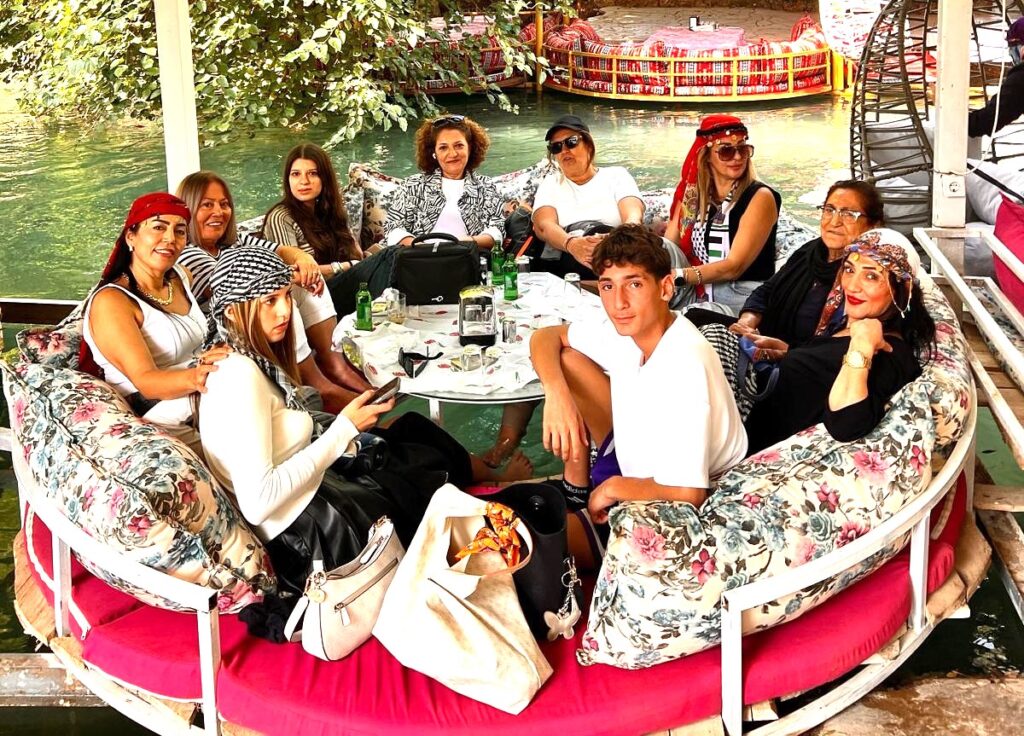 KİMSESİZ ÇOCUKLAR YARARINA ANLAMLI GEZİ