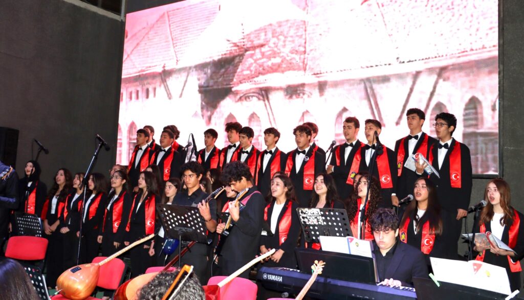 SELİM NEVZAT ŞAHİN ANADOLU LİSESİ’NDEN MUHTEŞEM “CUMHURİYET KONSERİ”