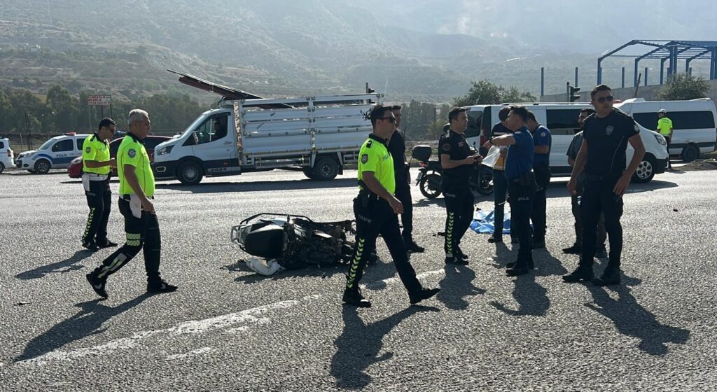 TIRLA ÇARPIŞAN MOTOSİKLETİN SÜRÜCÜSÜ ÖLDÜ