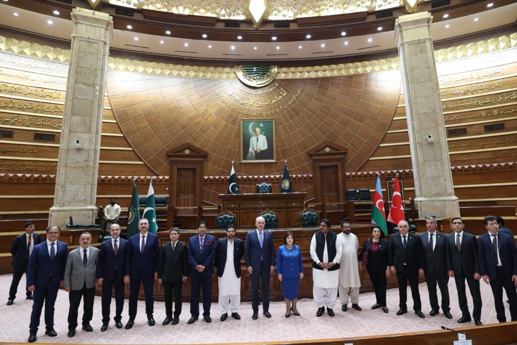 VEKİL ÖZEL, PAKİSTAN TEMASLARINI SÜRDÜRDÜ
