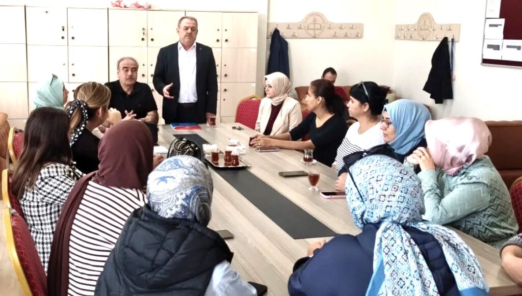 BAYRAKDAR’DAN EĞİTİM ÇALIŞANLARINA ZİYARET