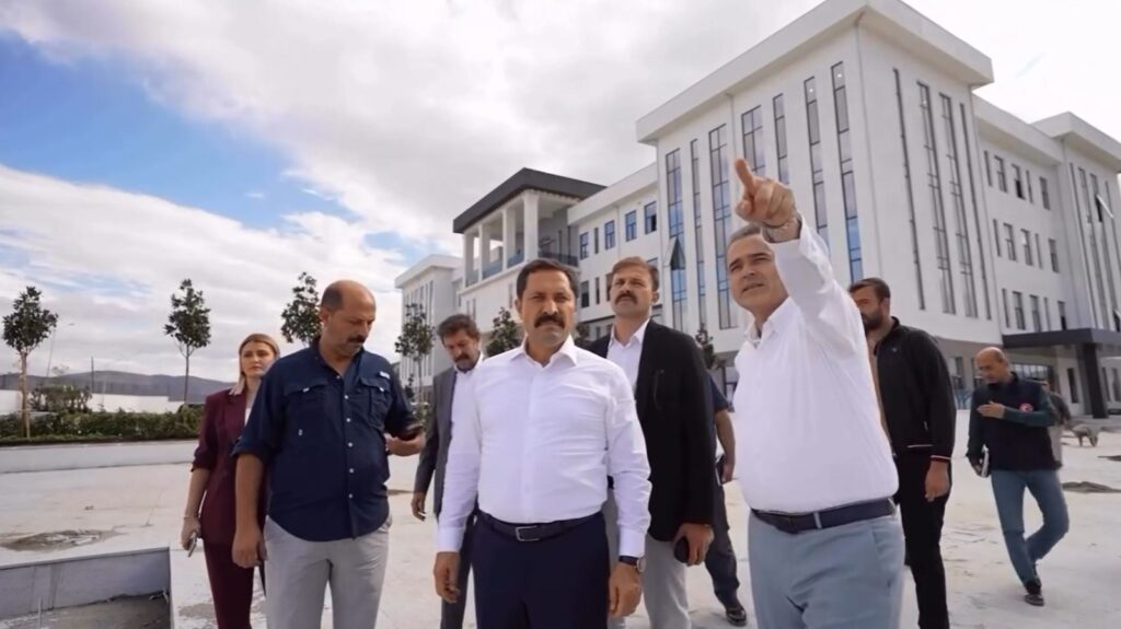 HATAY VALİLİĞİ YENİ HİZMET BİNASI GÜN SAYIYOR