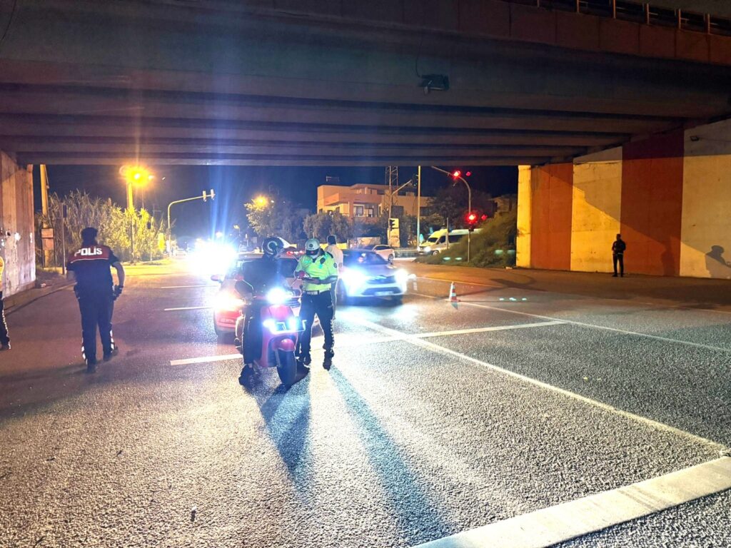 HUZUR VE GÜVEN UYGULAMASINDA 3 KİŞİ YAKALANDI